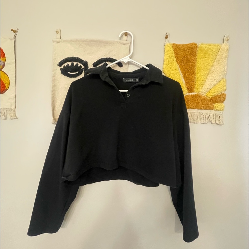 Glassons black cropped collared top. Size XS, Condition is like new.